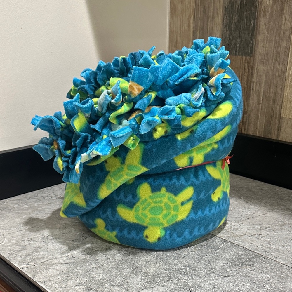 Vibrant Turtle Fleece Blanket- reversible 48x58in